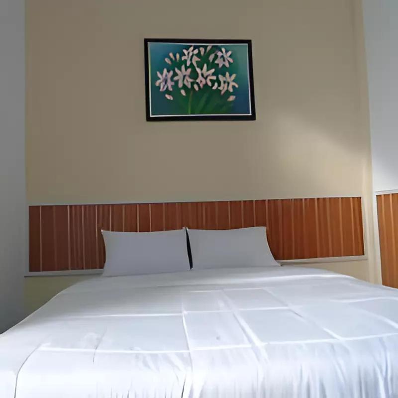Hotel Permata Zamrud Cirebon Esterno foto